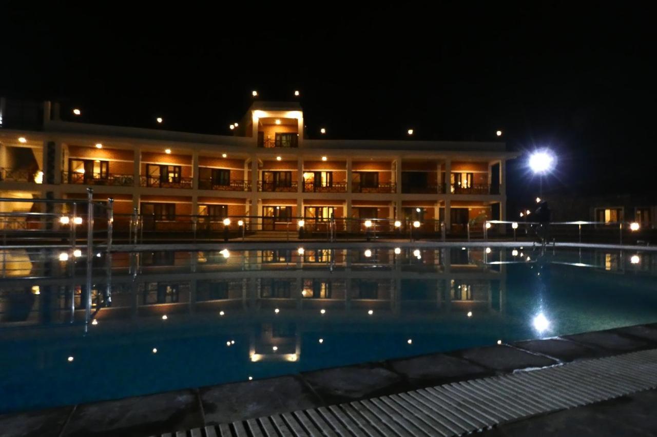 Babai Resort Pvt Ltd Bardiya Extérieur photo